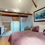 Besharat Gallery & Museum 4*