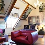Besharat Gallery & Museum 4*