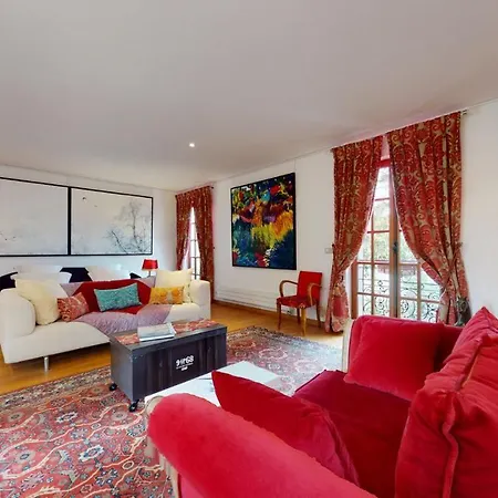 Besharat Gallery & Museum Bed & Breakfast
