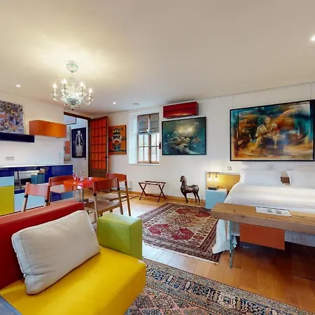 Besharat Gallery & Museum ברביזון