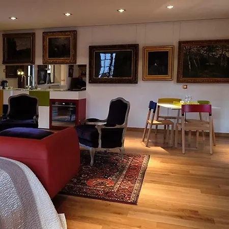 فندق مبيت وإفطار Besharat Gallery & Museum