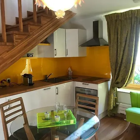 Besharat Gallery & Museum לינה וארוחת בוקר 4*