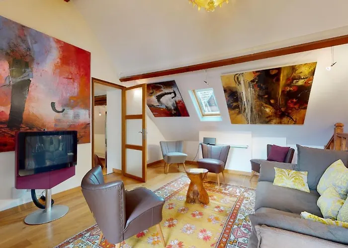 Besharat Gallery & Museum 4*
